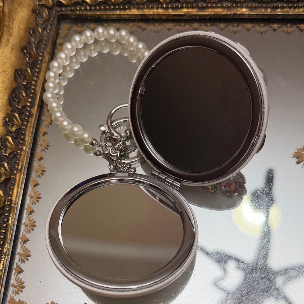 Elegant Pearl and Crystal Keychain Bag Charm - Picture 2 of 4